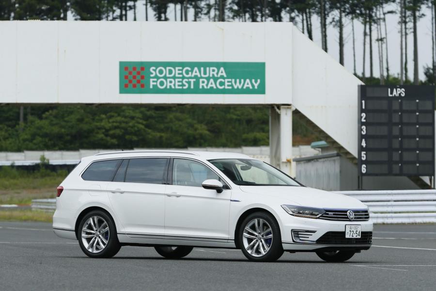 Volkswagen Passat Variant GTE (JP) '2017